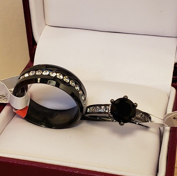 Size 8 Black Titanium Eternity Style Band with CZ - Picture 5 of 8